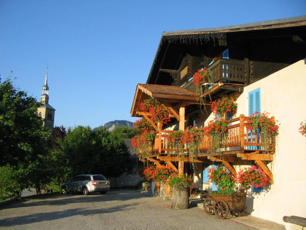 Готель Chalet La Source Saint-Nicolas-la-Chapelle  Екстер'єр фото